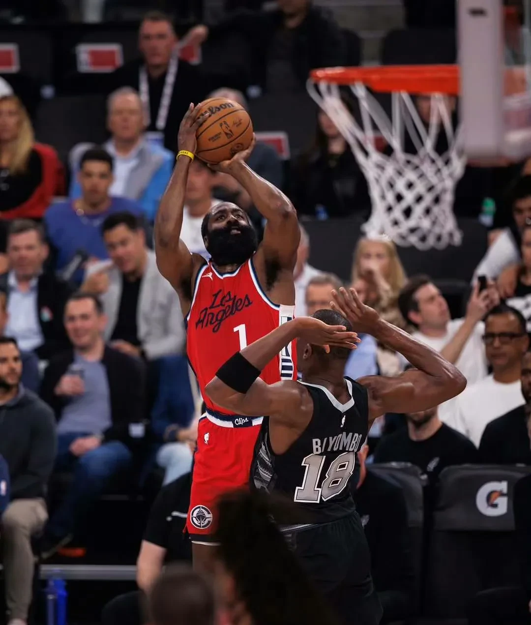 今夜尼斯调整名单以备NBA常规赛；单刀错失环节打磨；赛场秩序良好；心理建设被强调 