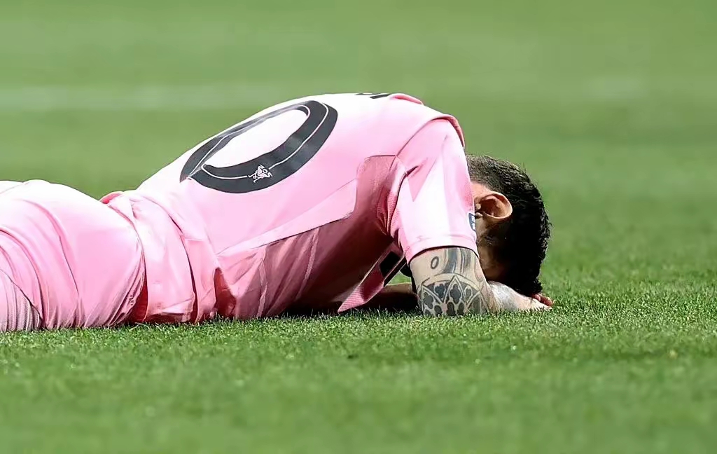 西汉姆训练开放日，赛前战术微调引欢呼，足总杯在即，细节决定成败(利物浦联赛杯赛程)