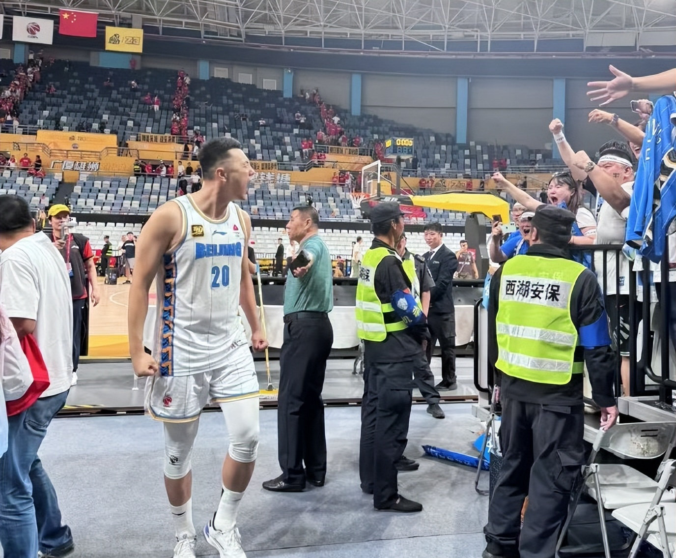 赛地聚焦：NBA总决赛清晨热度飙升，深圳男篮完成体检，震撼外界，更衣室氛围转暖的简单介绍