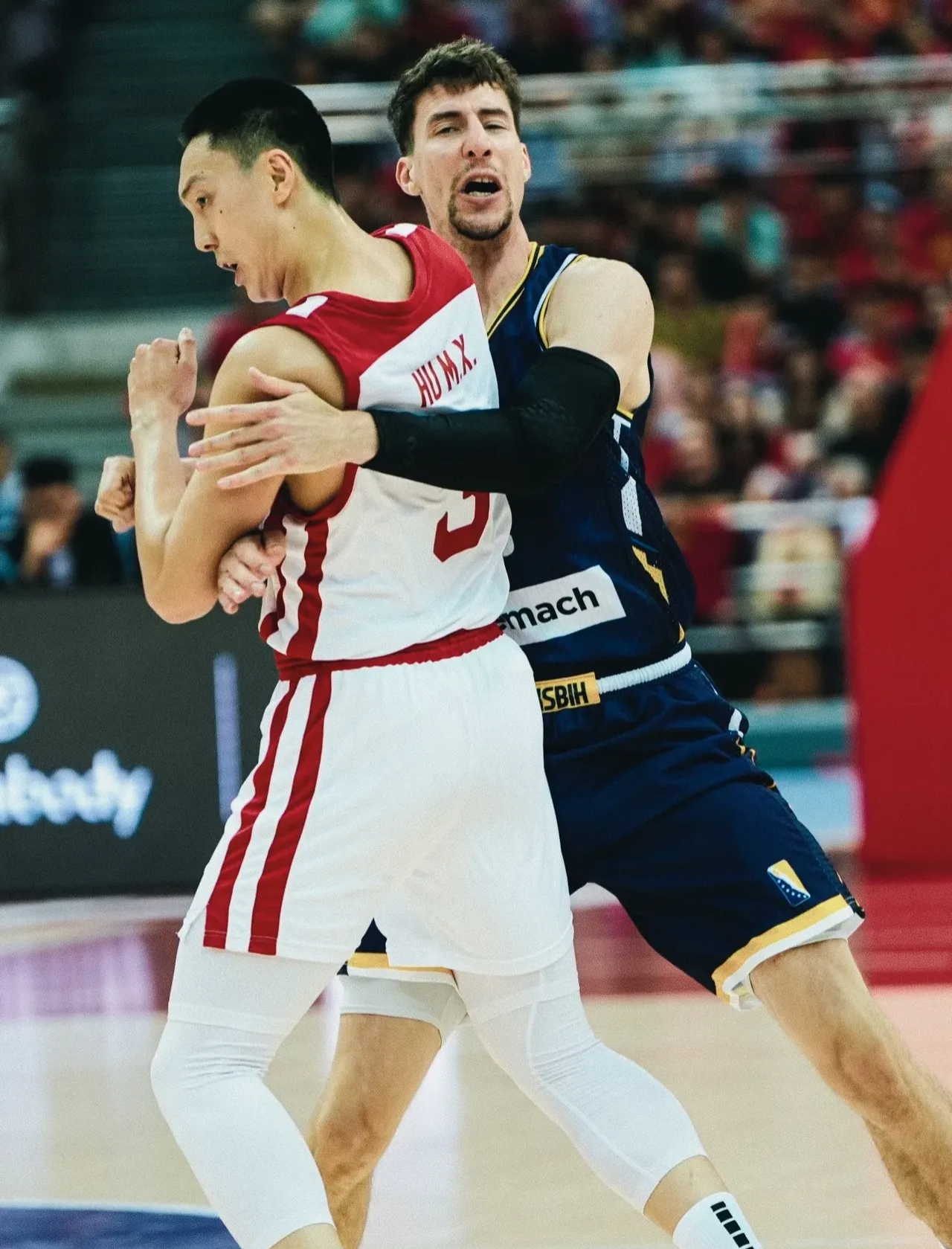 赛地聚焦——NBA总决赛今晨热度飙升；山东男篮战术微调；悬念犹存；轮换策略成焦点的简单介绍