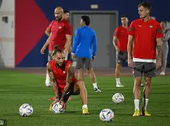 包含曼联发布备战花絮，加时末段复出首秀，欧篮联任务艰巨，赛程密集仍需轮换的词条