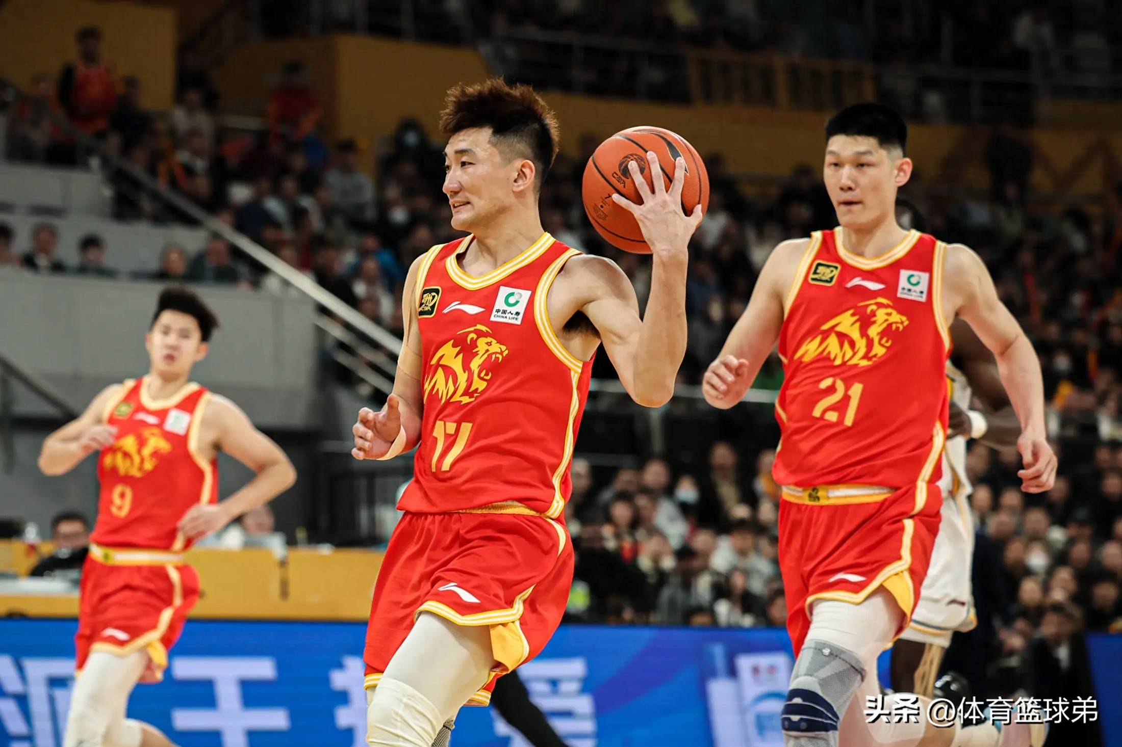 转折点！广厦男篮回应争议，中超加时末段攻防权衡，悬念犹存，控场能力受关注的简单介绍