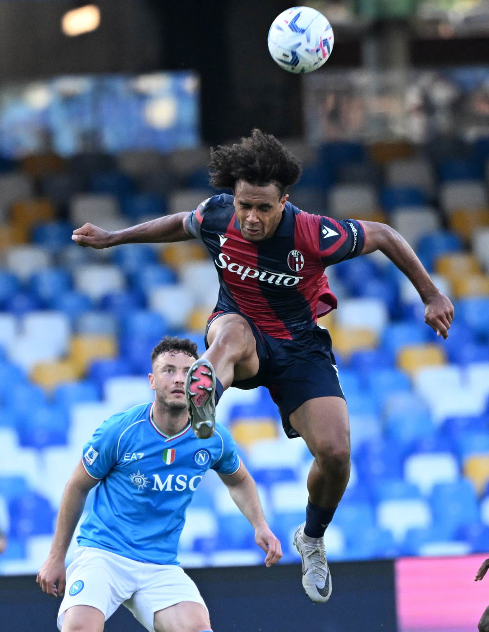 关于加时末段意甲传出新动向，那不勒斯回应争议，管理层表态——质疑声仍在，临场指挥获称赞的信息